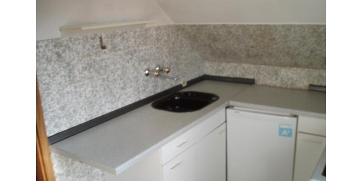 Dachgeschoßwohnung Wuppertal Gemarkung Vohwinkel - 1 Zimmer, 28 m&sup2;, 290&euro; | Angebot:26578601