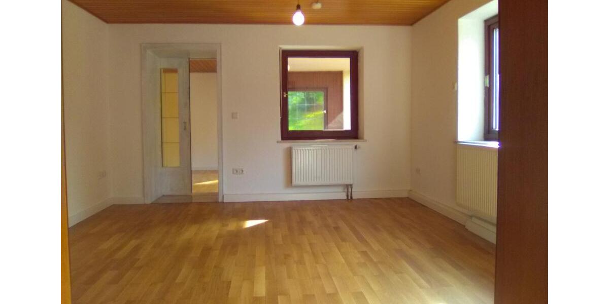 Erdgeschoßwohnung Kirchberg - 3 Zimmer, 100 m&sup2;, 875&euro; | Angebot:26288317
