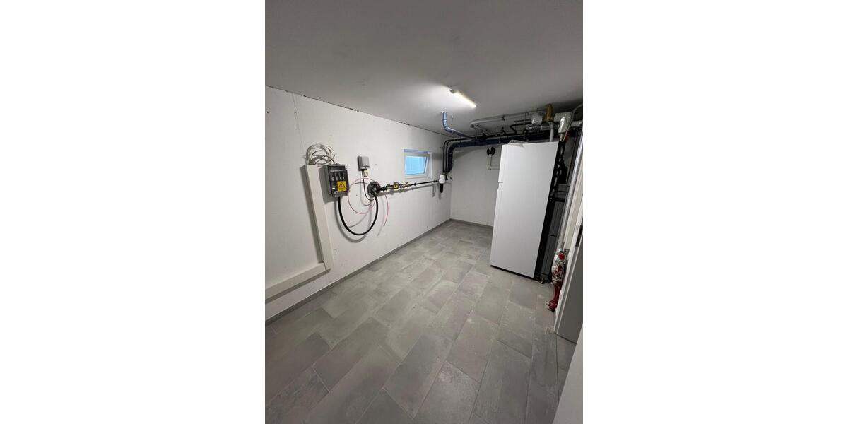 Reihenhaus Zeitlarn - 9 Zimmer, 150 m&sup2;, 2.250&euro; | Angebot:26703963