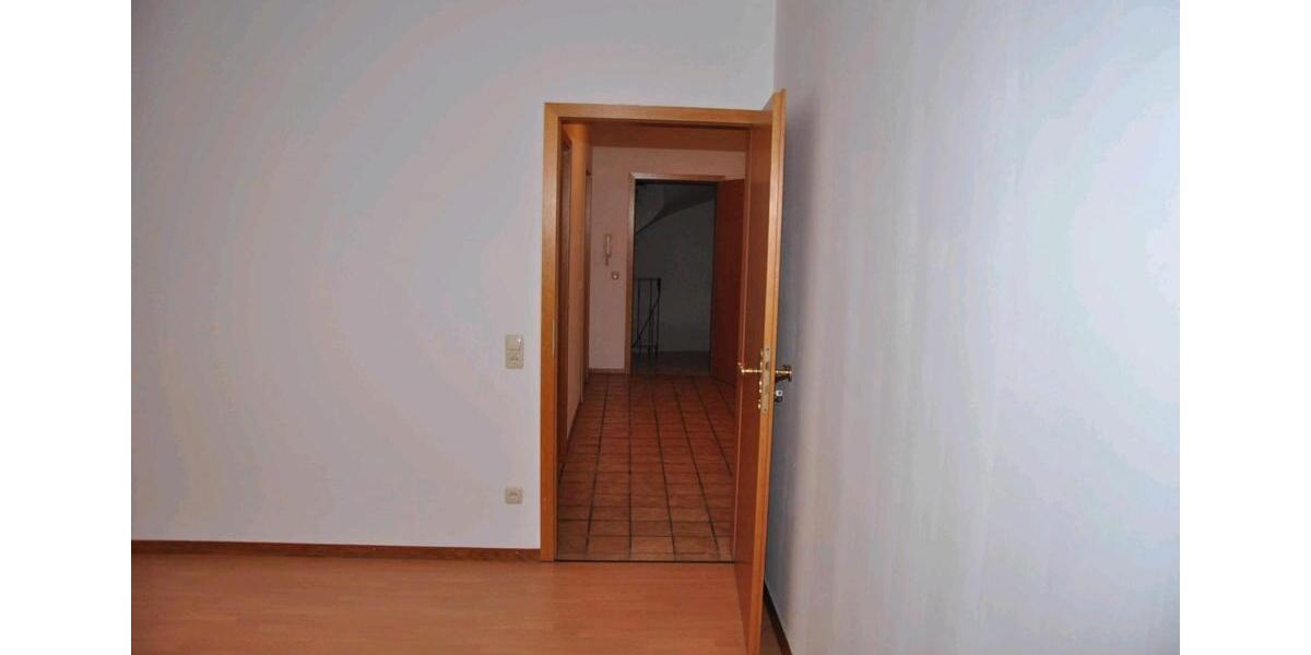 Etagenwohnung Tawern - 5 Zimmer, 80 m&sup2;, 900&euro; | Angebot:26042113