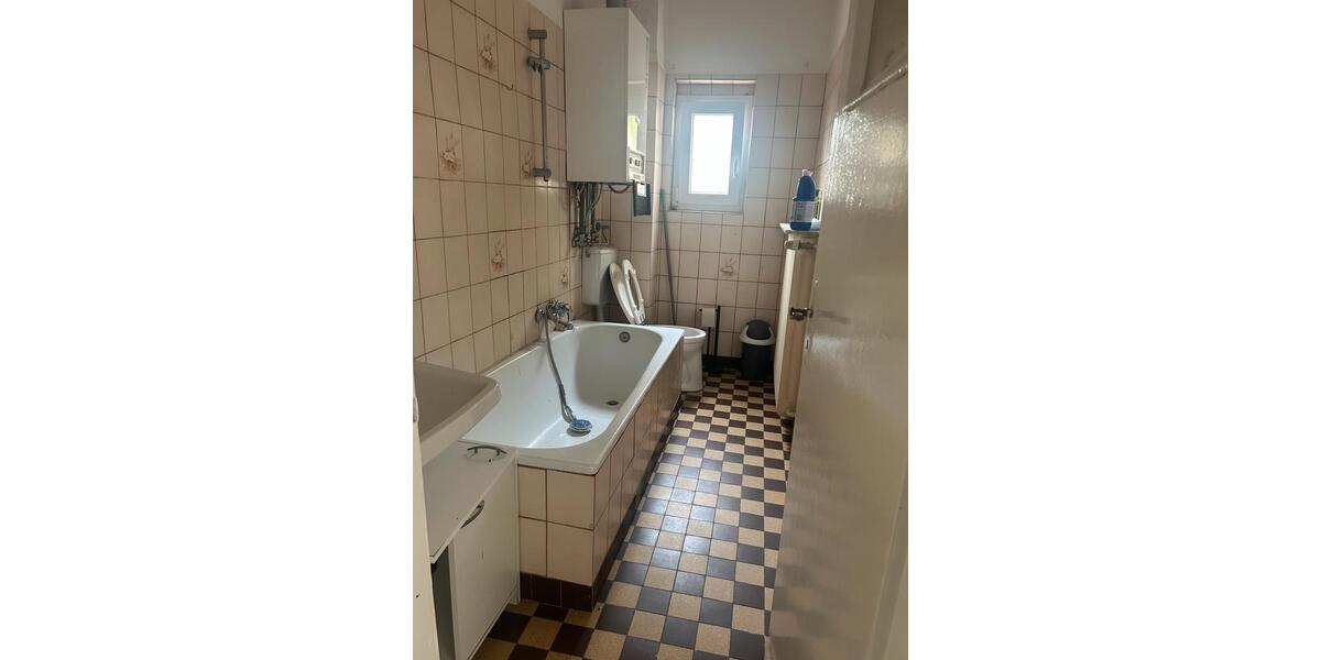 Erdgeschoßwohnung Saarbrücken West - 1 Zimmer, 60 m&sup2;, 500&euro; | Angebot:25397742