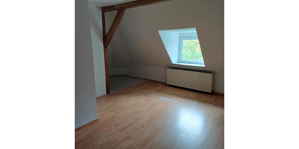 Dachgeschoßwohnung Helmstedt - 4 Zimmer, 120 m&sup2;, 490&euro; | Angebot:25308576