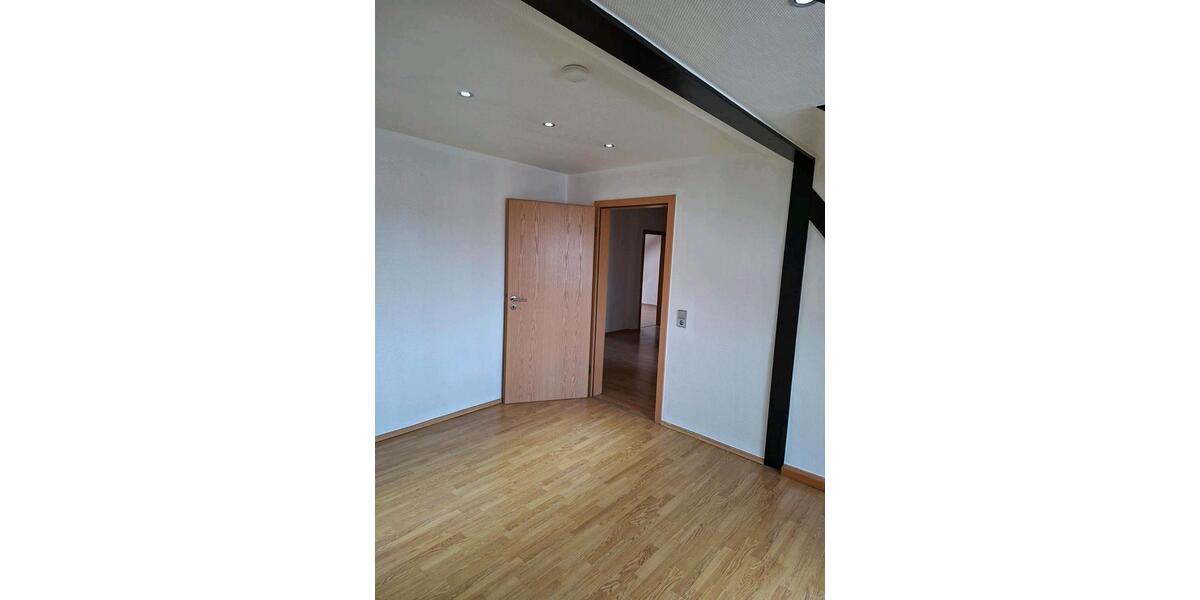Dachgeschoßwohnung Aschaffenburg Österreicher Kolonie - 4 Zimmer, 71 m&sup2;, 960&euro; | Angebot:26698828