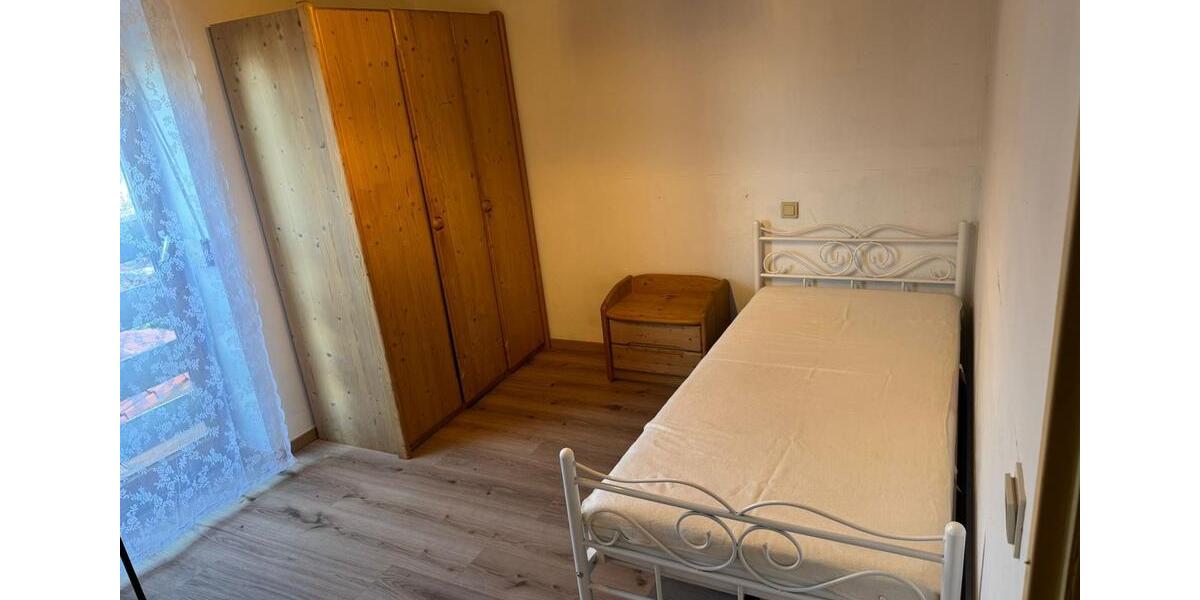 Etagenwohnung Kösching - 4 Zimmer, 160 m&sup2;, 480&euro; | Angebot:25996055