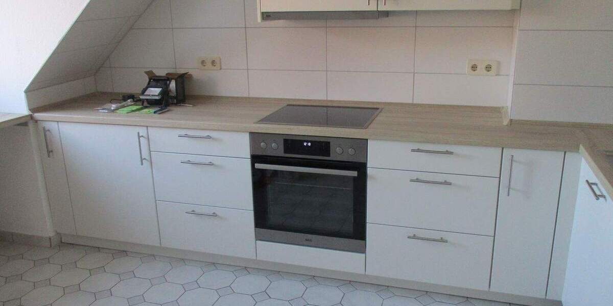 Traumhafte 2 - Zimmer Dachgeschoßwohnung in Pinneberg-Quellental 2 zimmer