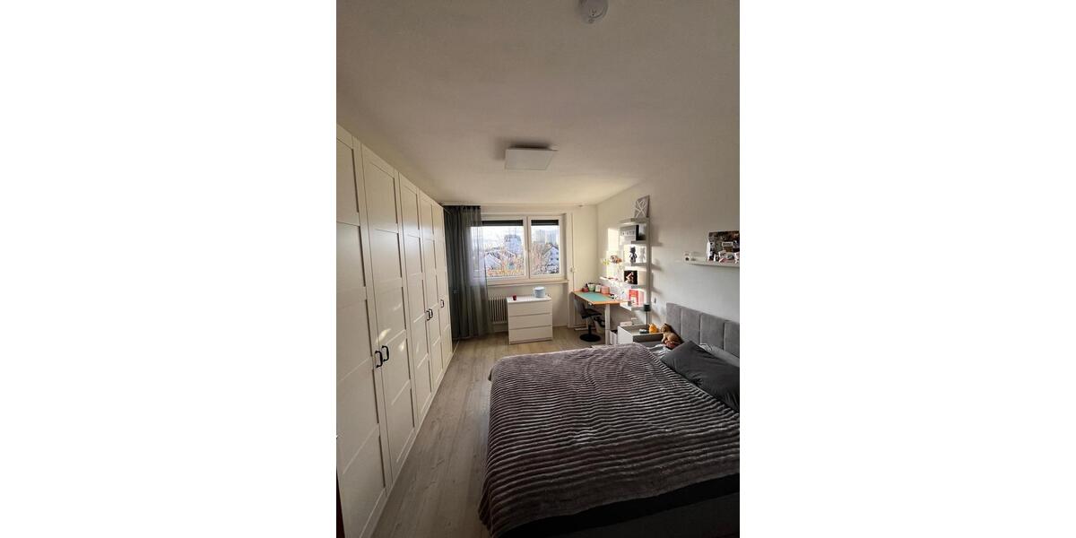 Etagenwohnung Hochheim am Main - 3 Zimmer, 80 m&sup2;, 1.500&euro; | Angebot:25172631