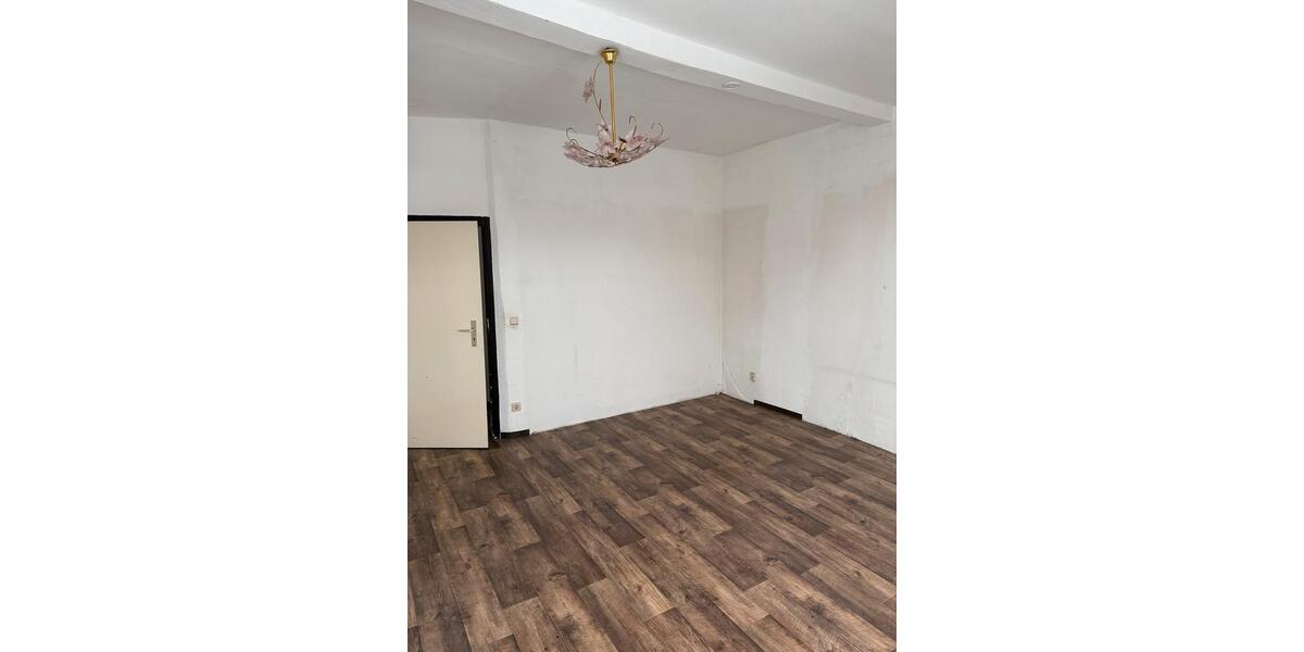 Etagenwohnung Bad Salzungen - 2 Zimmer, 76 m&sup2;, 670&euro; | Angebot:24742801