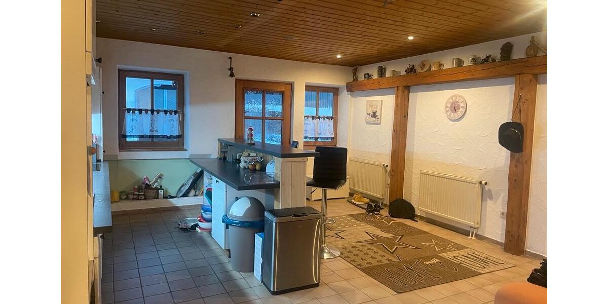 Etagenwohnung Lachen - 5.5 Zimmer, 180 m&sup2;, 1.600&euro; | Angebot:24593888