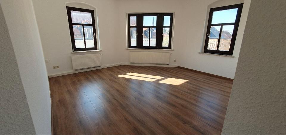 Dachgeschoßwohnung Hainichen - 3 Zimmer, 80 m&sup2;, 500&euro; | Angebot:26652970