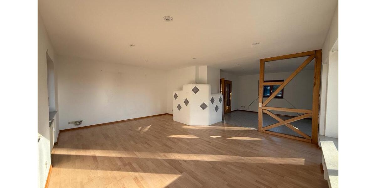 Einfamilienhaus Kandern - 5 Zimmer, 150 m&sup2;, 1.950&euro; | Angebot:25856128