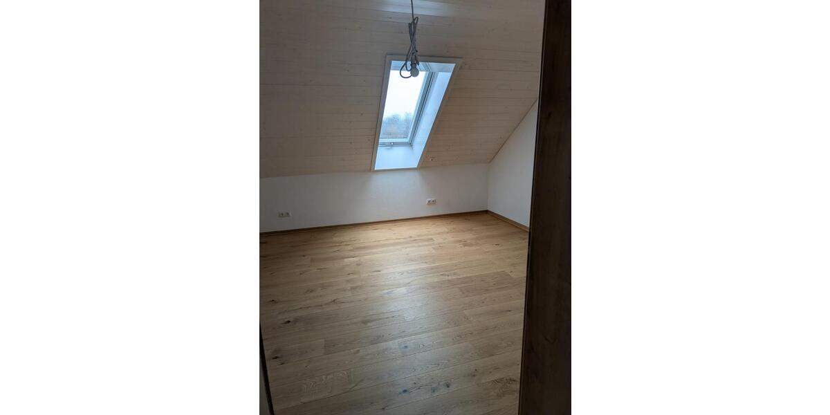 Dachgeschoßwohnung Kirchdorf an der Amper - 3 Zimmer, 90 m&sup2;, 1.200&euro; | Angebot:25310507