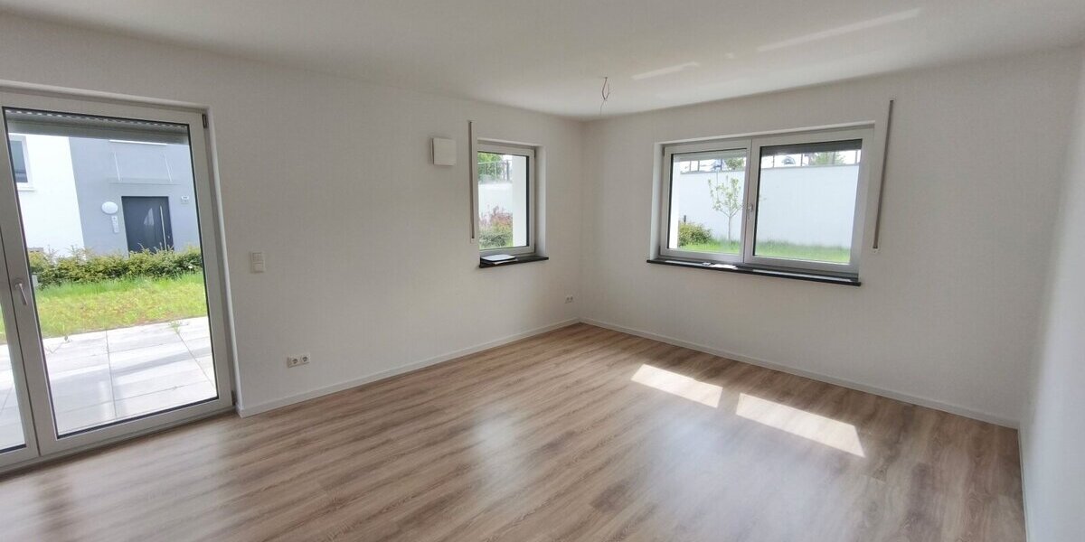 Wohnen wie im eigenen Haus! 4-Zi WFL 114 m² Ki-Z-Gäste-Z-Home-Office Terrasse-Garten 2 Tiefgaragenplätze ab sofort. - Erdgeschoßwohnung Kemnath Beste Lage | Angebot:26490228