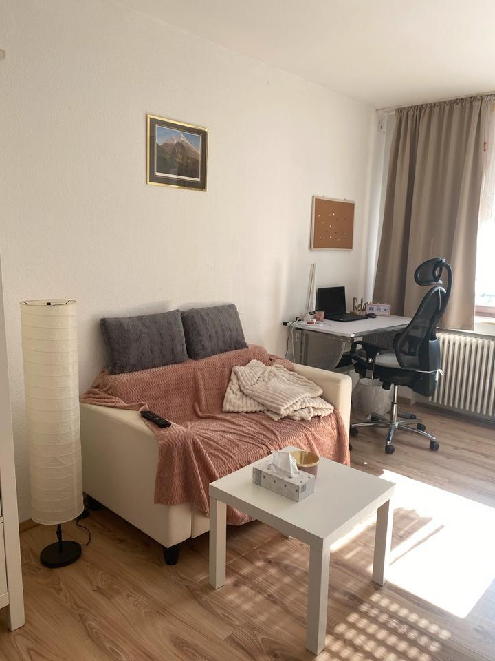 Zimmer zur Untermiete in gemütlicher Mädchen2-er WG nähe Tübingen