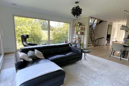 Haus Aichach / Oberbernbach Oberbernbach - 4 Zimmer, 177 m&sup2;, 2.650&euro; | Angebot:27512600