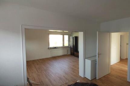 Geräumige 4-Zimmer Wohnung mit großem Balkon in Lage 4 zimmer