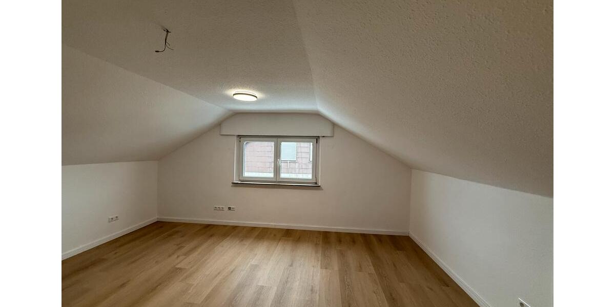 Dachgeschoßwohnung Göppingen Bruckwasen - 2 Zimmer, 55 m&sup2;, 700&euro; | Angebot:25225444