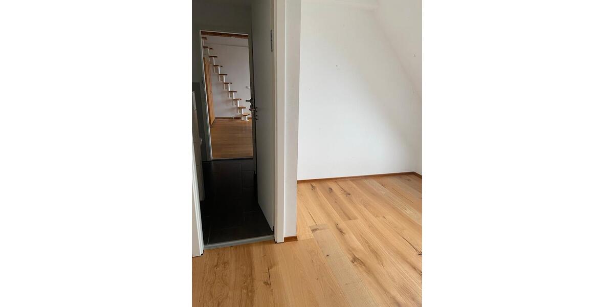 Dachgeschoßwohnung Pittenhart - 2 Zimmer, 45 m&sup2;, 600&euro; | Angebot:23848330