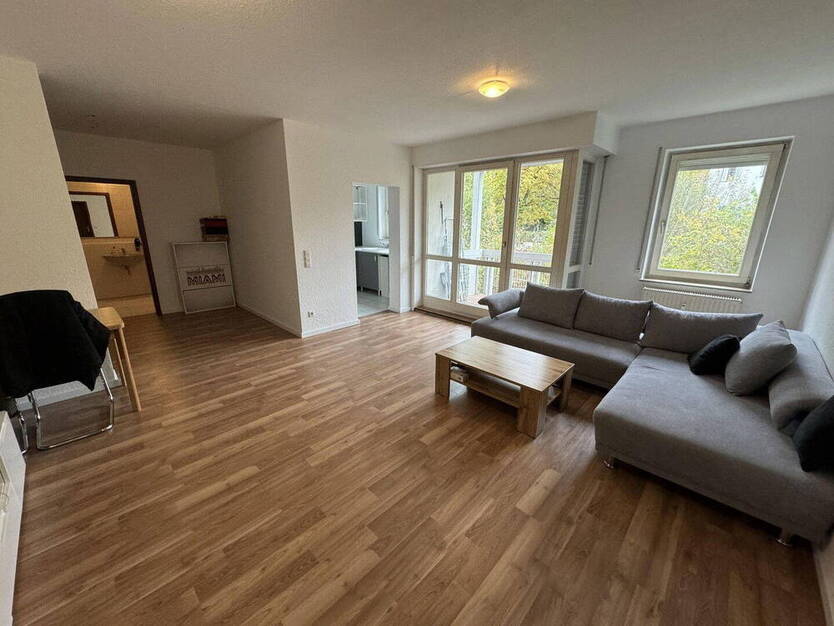 Helle, gepflegte 2-Zimmer-Wohnung mit Balkon und separater Einbauküche in Heilbronn - Sontheim