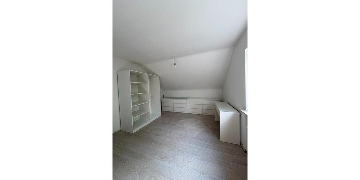 Dachgeschoßwohnung Bischofsheim - 2 Zimmer, 65 m&sup2;, 1.090&euro; | Angebot:26495064