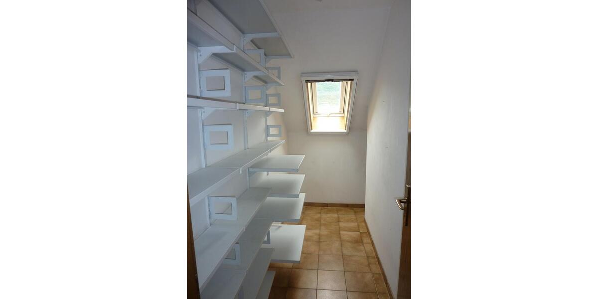 Dachgeschoßwohnung Haßmersheim - 4 Zimmer, 109 m&sup2;, 900&euro; | Angebot:25906945