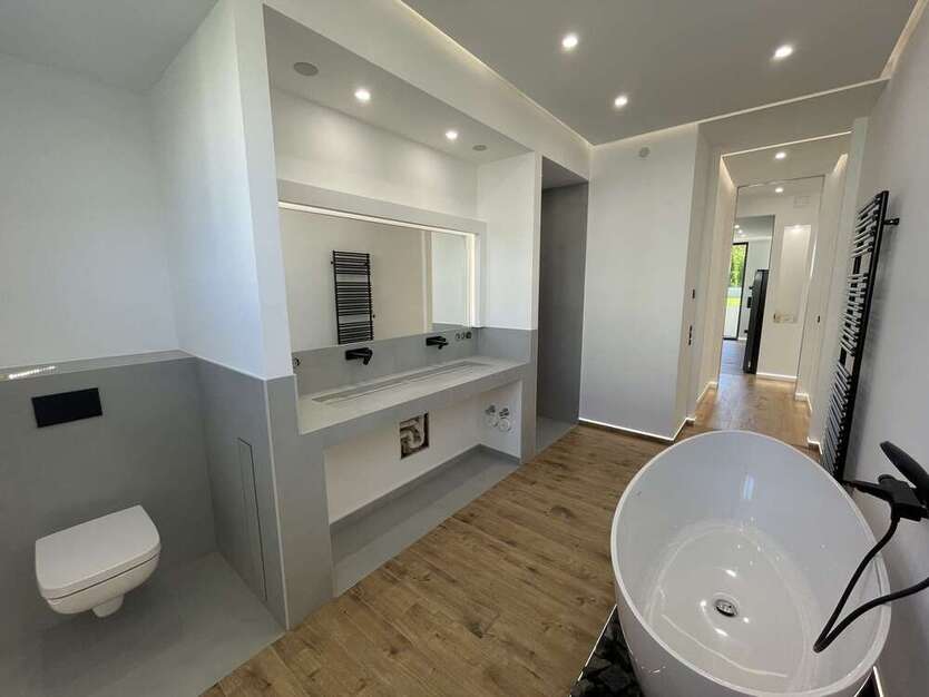 Luxus pur- Hochwertige Wohnung mit Pool, Aufzug und Einbauküche direkt am Zwenkauer See!