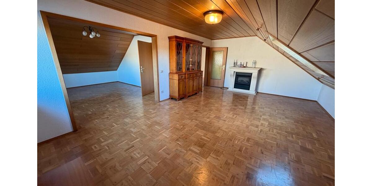 Dachgeschoßwohnung Weilburg - 4 Zimmer, 90 m&sup2;, 780&euro; | Angebot:26623480