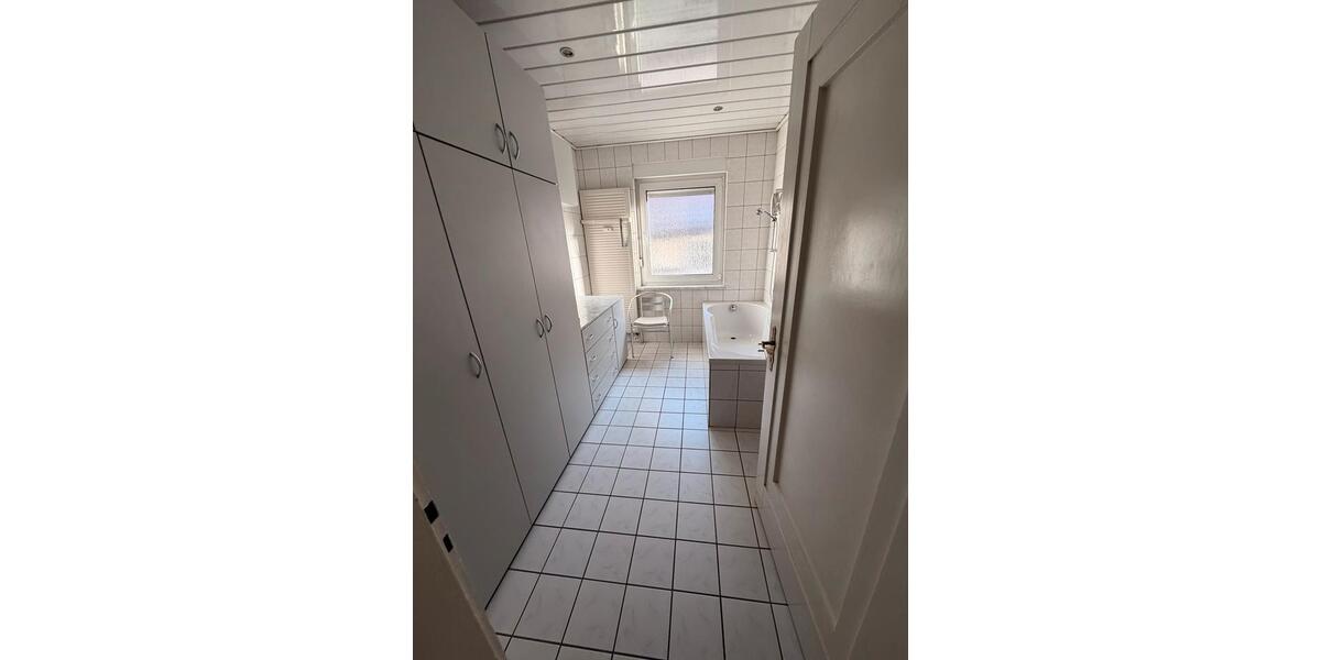 Haus zu vermieten 290qm auch Gewerbe möglich Halle Garten Wohnung 7 zimmer