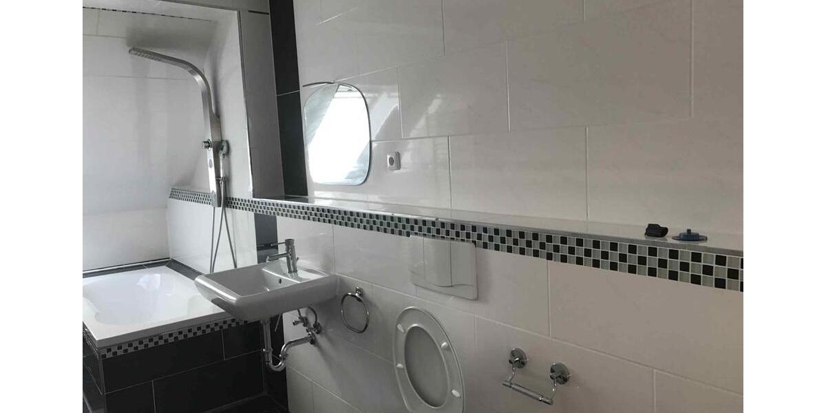 Dachgeschoßwohnung Oldenburg Dobbenviertel - 3.5 Zimmer, 100 m&sup2;, 1.150&euro; | Angebot:26677748