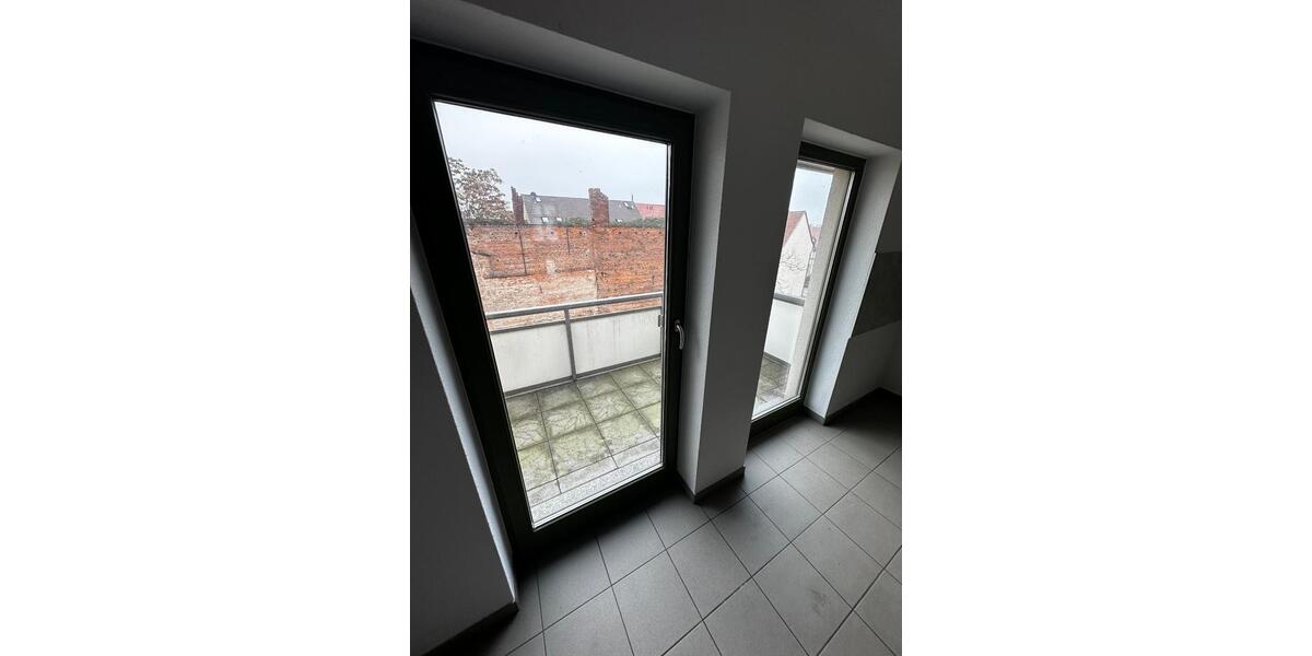 Dachgeschoßwohnung Weißenfels - 2 Zimmer, 70 m&sup2;, 420&euro; | Angebot:24848638