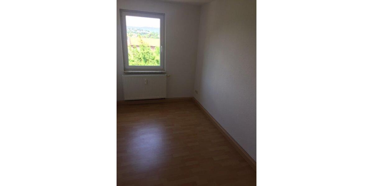 Etagenwohnung Pößneck - 3 Zimmer, 68 m&sup2;, 450&euro; | Angebot:26132363