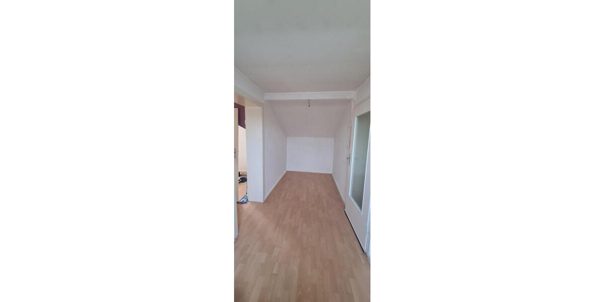 Dachgeschoßwohnung Neustadt an der Weinstraße - 2.5 Zimmer, 79 m&sup2;, 780&euro; | Angebot:25933721