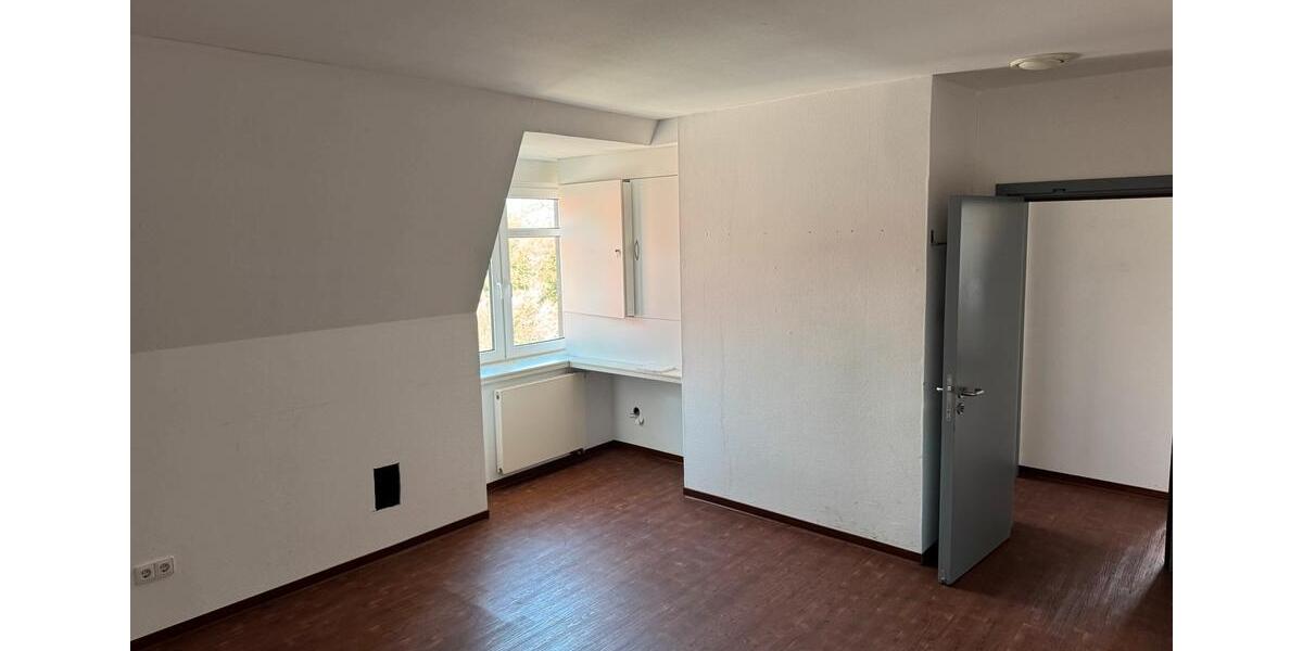 Dachgeschoßwohnung Twist - 3 Zimmer, 135 m&sup2;, 1.080&euro; | Angebot:25656771