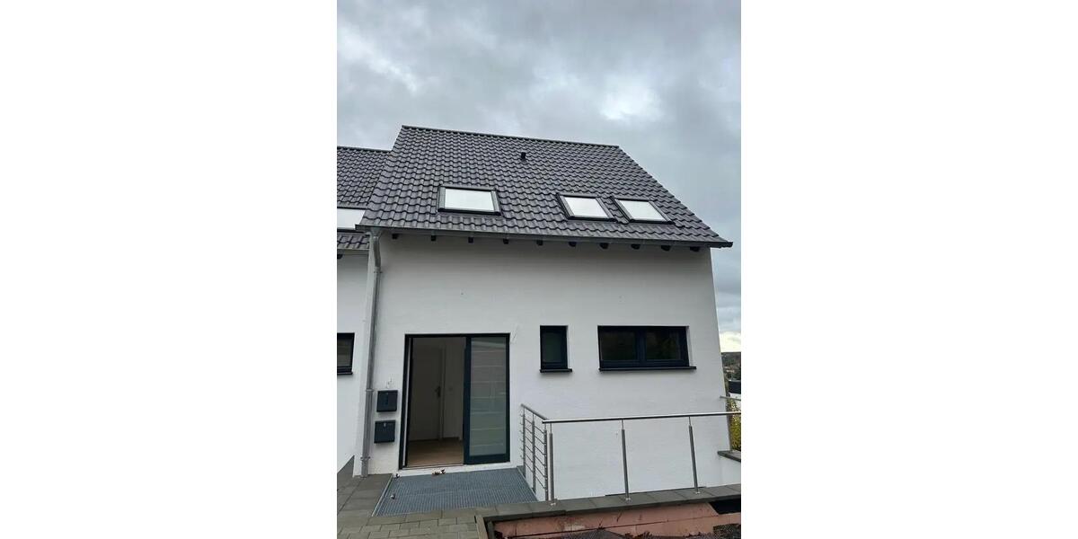 Maisonettenwohnung Neunkirchen Heinitz - 4 Zimmer, 117 m&sup2;, 1.400&euro; | Angebot:26588201