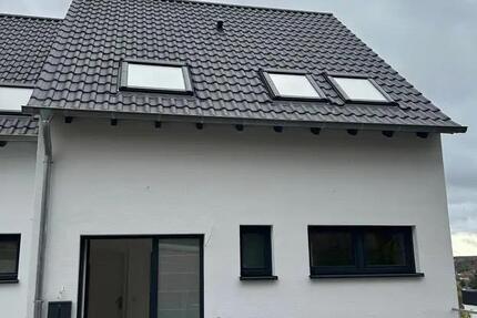 Wohnung Neunkirchen Heinitz - 4 Zimmer, 117 m&sup2;, 1.400&euro; | Angebot:26588201