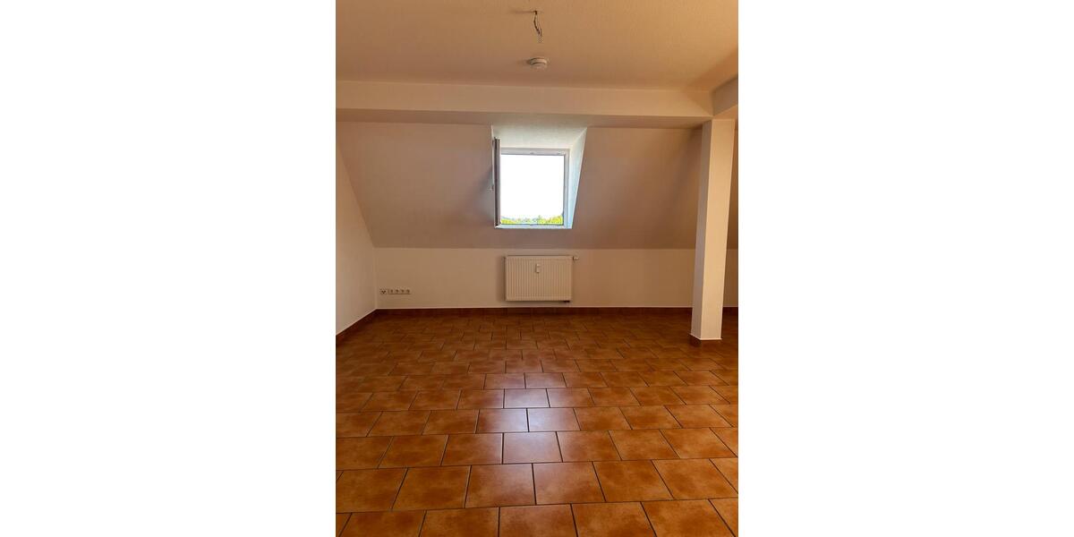 Dachgeschoßwohnung Eisenhüttenstadt - 1 Zimmer, 36 m&sup2;, 350&euro; | Angebot:26403890