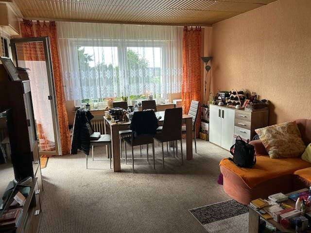 Renovierte DreiZimmerwohnung im Erdgeschoss - Stellplatz - Balkon