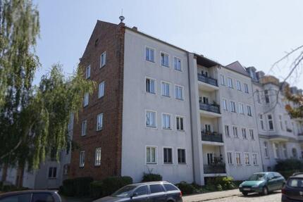 2-Raum-Wohnung in Bahnhofsnähe mit Badewanne und Dusche zimmer