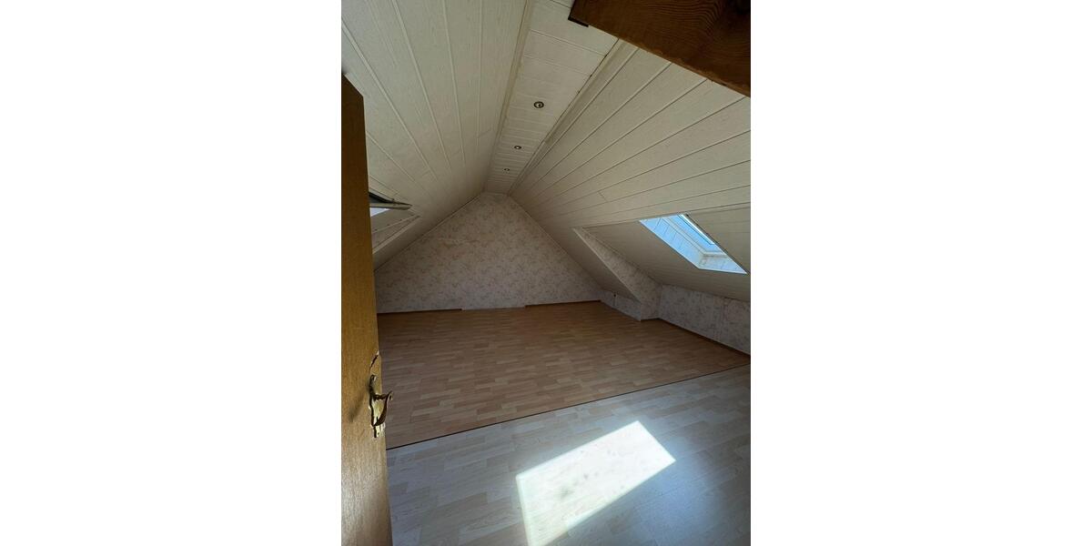 Etagenwohnung Blieskastel - 4 Zimmer, 140 m&sup2;, 780&euro; | Angebot:19721002