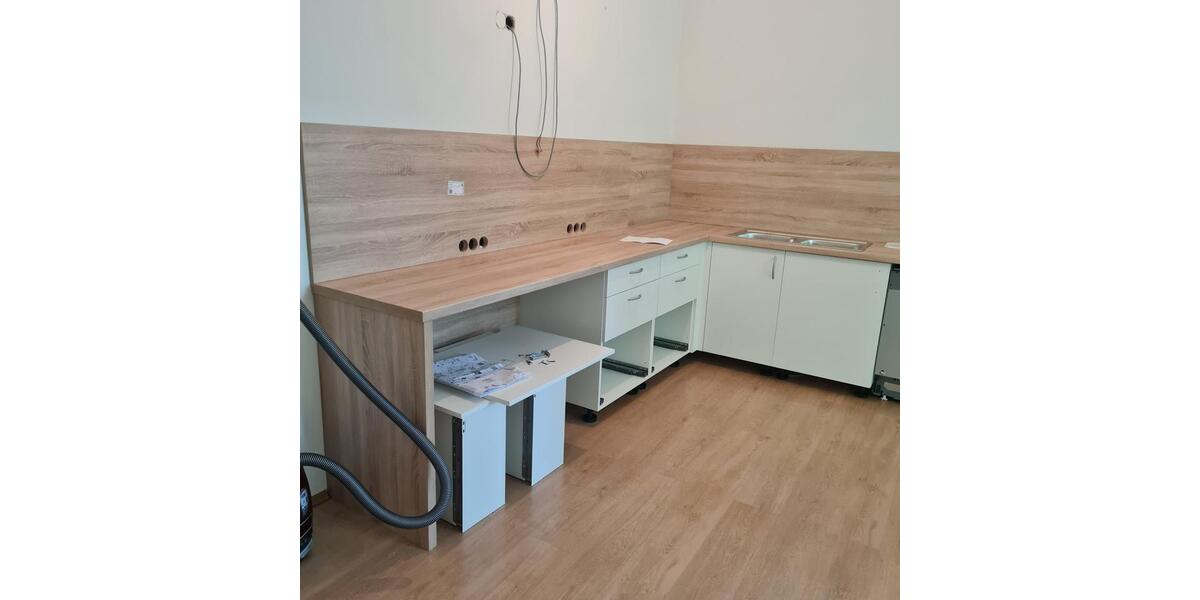 Villa Karstädt - 10 Zimmer, 300 m&sup2;, 2.300&euro; | Angebot:24848895