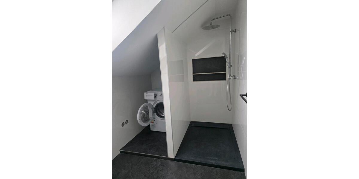 Dachgeschoßwohnung Üchtelhausen - 2 Zimmer, 90 m&sup2;, 1.000&euro; | Angebot:25641025