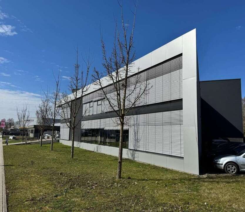 Büro in Ettlingen 2.400 € 186 m²