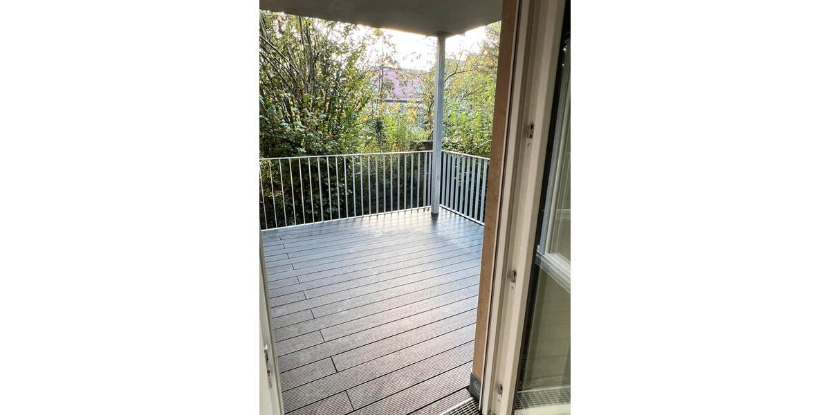 Schöne 2 Zimmer Wohnung mit Personenaufzug und Balkon in Grünheide nahe FLUGHAFEN (BER) und TESLA 2 zimmer