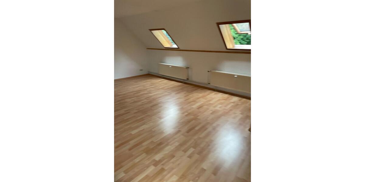 Wunderschön geschnittene Dachwohnung 1 zimmer