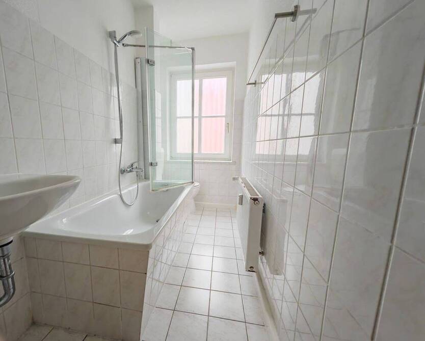Mein neues Zuhause!! Stadtnahe 2 Zimmer-Wohnung mit Einbauküche + Tageslichtbad mit Wanne