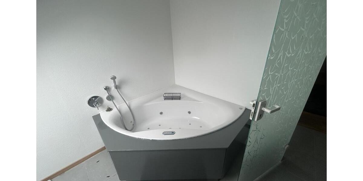 Dachgeschoßwohnung Ibbenbüren - 2 Zimmer, 140 m&sup2;, 1.000&euro; | Angebot:26039332