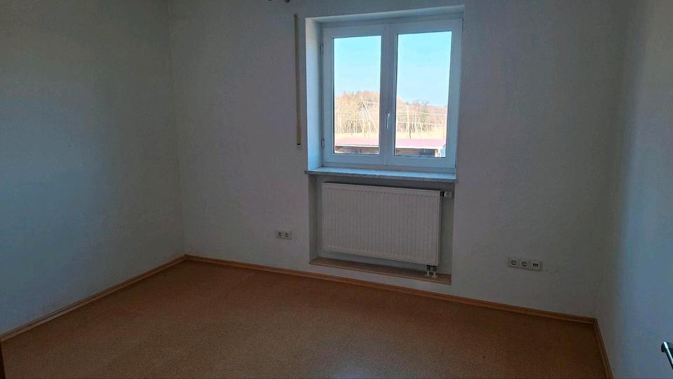 Etagenwohnung Brunnen - 4 Zimmer, 103 m&sup2;, 1.150&euro; | Angebot:26021045