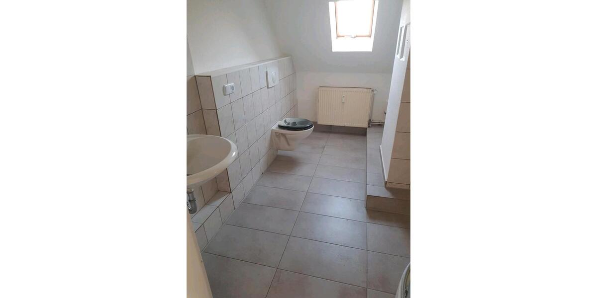 Dachgeschoßwohnung Bergen - 5 Zimmer, 100 m&sup2;, 700&euro; | Angebot:24550244