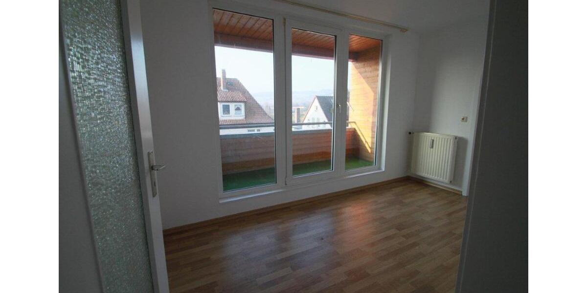 Dachgeschoßwohnung Bad Pyrmont - 2.5 Zimmer, 73 m&sup2;, 450&euro; | Angebot:26478284