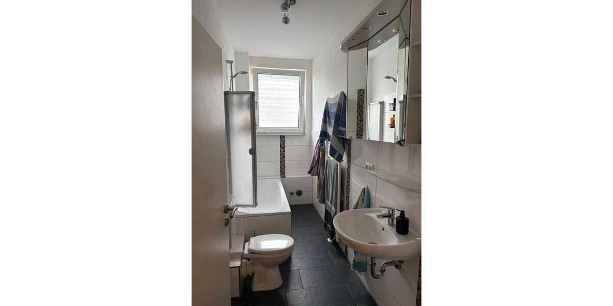 Wohnen auf Zeit Bielefeld Heepen - 16 Zimmer, 95 m&sup2;, 410&euro; | Angebot:26488403