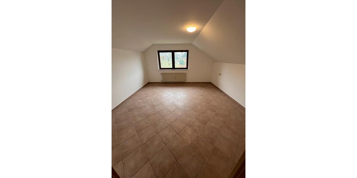 Dachgeschoßwohnung Braunfels - 2 Zimmer, 80 m&sup2;, 700&euro; | Angebot:24853699